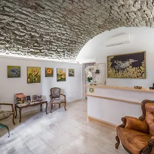 Hotell Queen House, Bosa